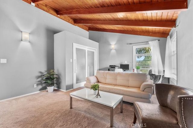 2116 S Cloverdale, Los Angeles, CA 90016