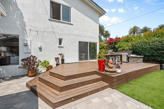2116 S Cloverdale, Los Angeles, CA 90016