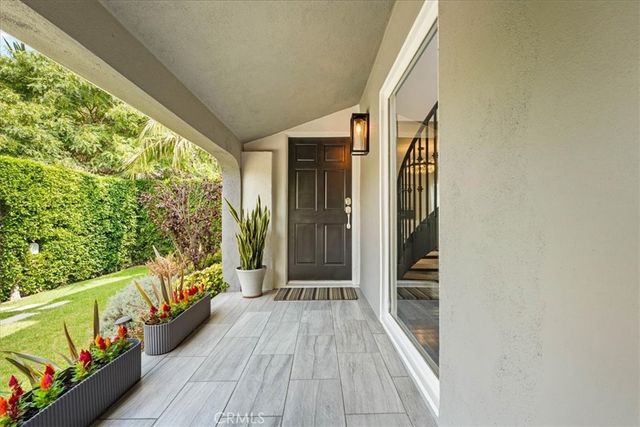 2116 S Cloverdale, Los Angeles, CA 90016