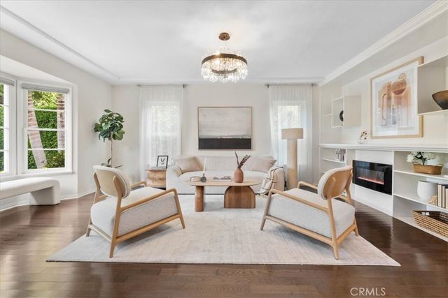 2116 S Cloverdale, Los Angeles, CA 90016