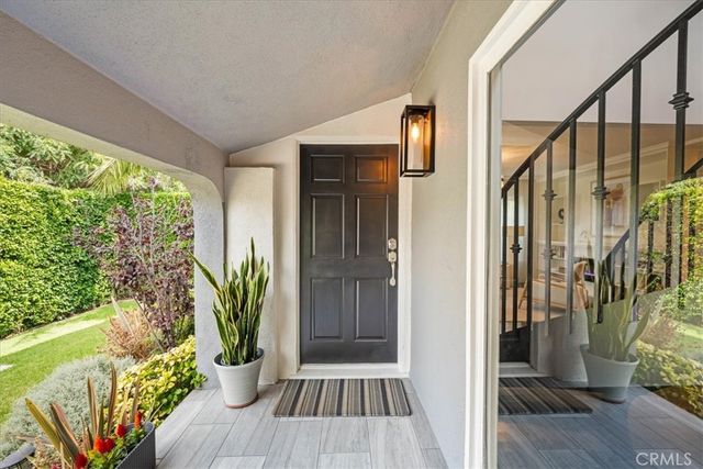 2116 S Cloverdale, Los Angeles, CA 90016