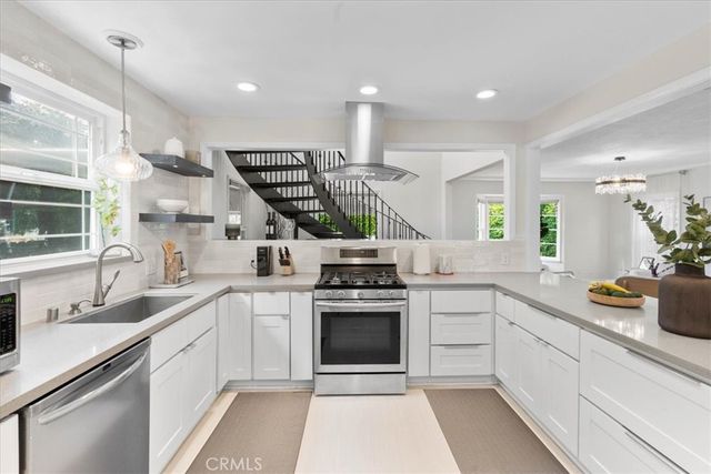 2116 S Cloverdale, Los Angeles, CA 90016