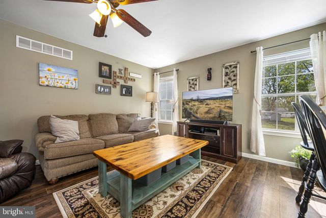 136 NANTUCKET DR, Reading, PA 19605