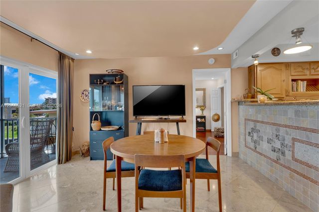 200 Diplomat Pkwy 336, Hallandale Beach, FL 33009