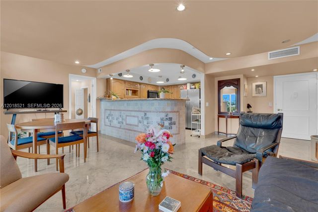200 Diplomat Pkwy 336, Hallandale Beach, FL 33009