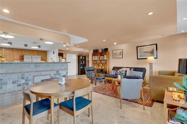 200 Diplomat Pkwy 336, Hallandale Beach, FL 33009