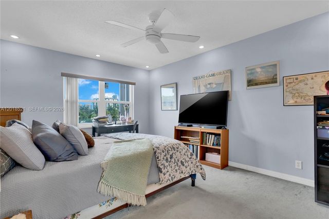 200 Diplomat Pkwy 336, Hallandale Beach, FL 33009