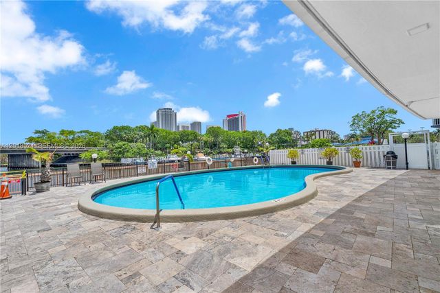 200 Diplomat Pkwy 336, Hallandale Beach, FL 33009