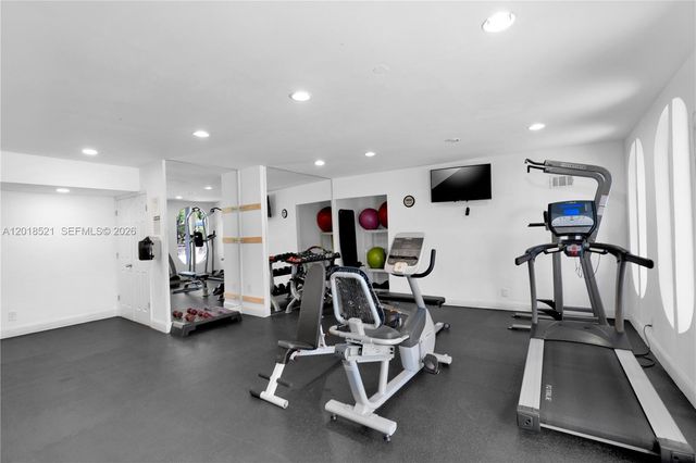 200 Diplomat Pkwy 336, Hallandale Beach, FL 33009