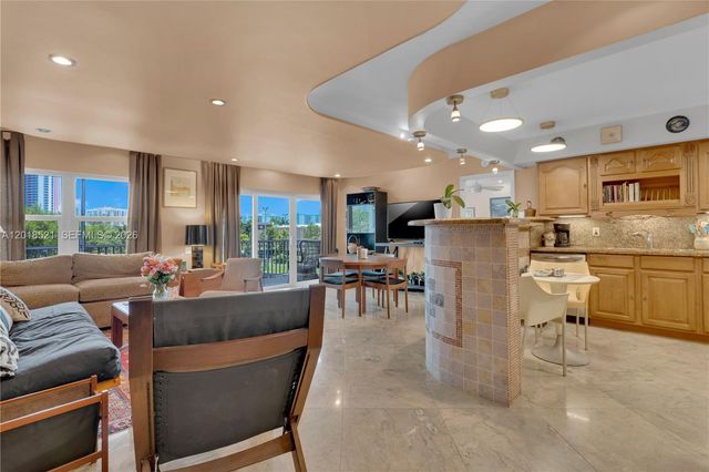 200 Diplomat Pkwy 336, Hallandale Beach, FL 33009