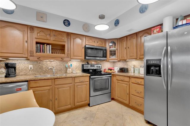 200 Diplomat Pkwy 336, Hallandale Beach, FL 33009