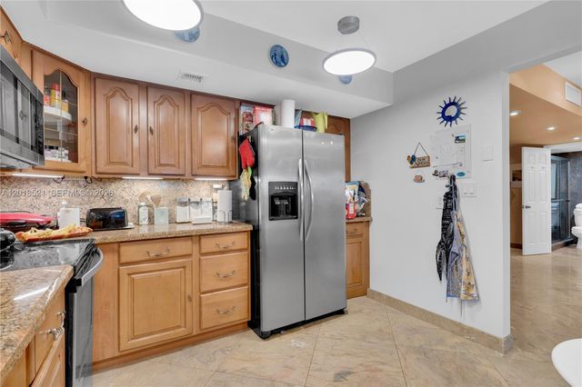 200 Diplomat Pkwy 336, Hallandale Beach, FL 33009