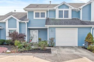 3724 N Lakeside Drive, Muncie, IN 47304