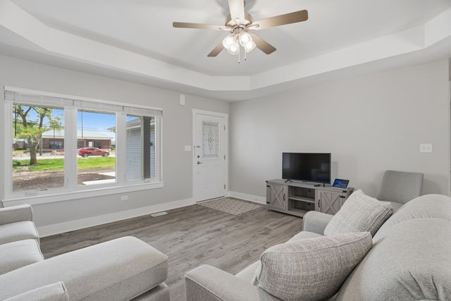 1220 Dixie Highway, Beecher, IL 60401