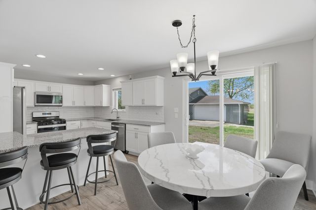 1220 Dixie Highway, Beecher, IL 60401