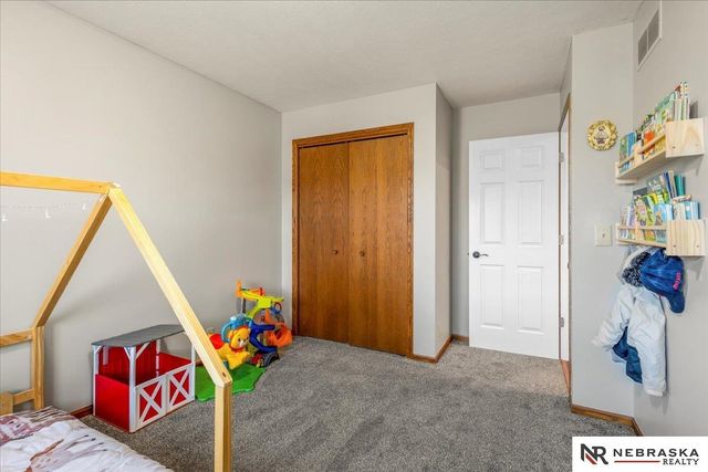 5009 NW 6th Street, Lincoln, NE 68521