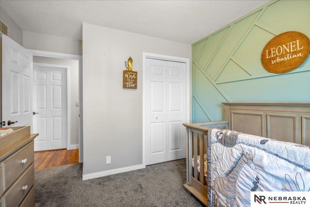 5009 NW 6th Street, Lincoln, NE 68521