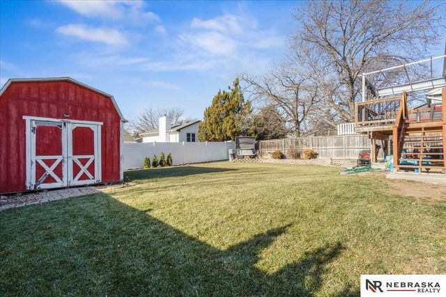 5009 NW 6th Street, Lincoln, NE 68521