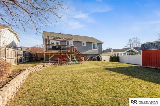 5009 NW 6th Street, Lincoln, NE 68521