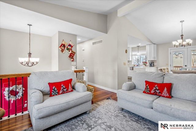 5009 NW 6th Street, Lincoln, NE 68521