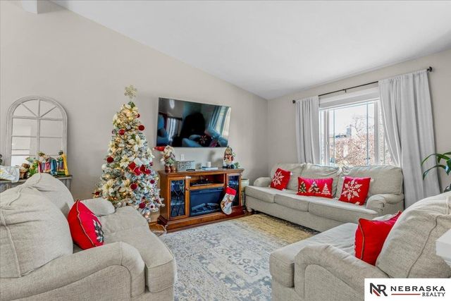 5009 NW 6th Street, Lincoln, NE 68521