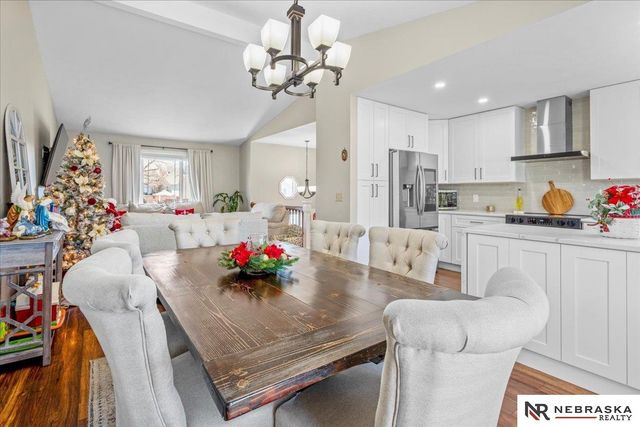 5009 NW 6th Street, Lincoln, NE 68521