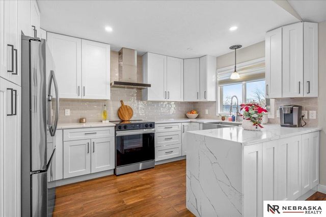 5009 NW 6th Street, Lincoln, NE 68521