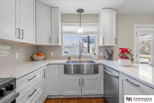 5009 NW 6th Street, Lincoln, NE 68521