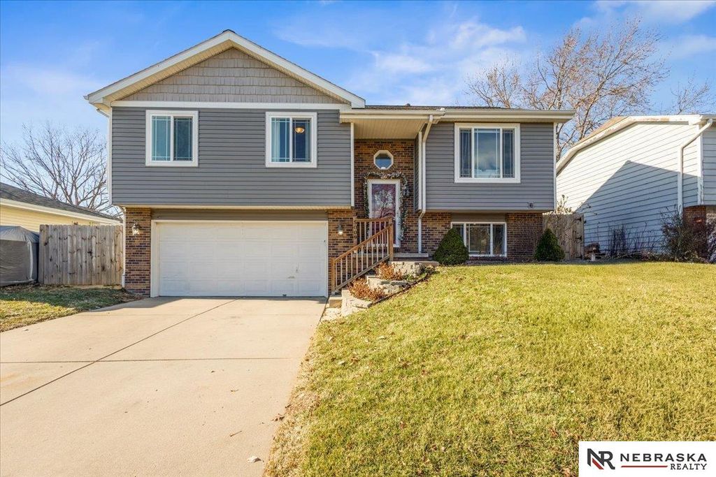 5009 NW 6th Street, Lincoln, NE 68521