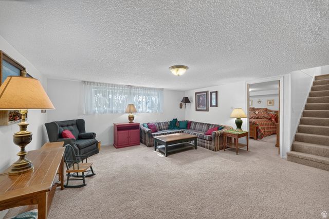 3298 CHEROKEE LN, Provo, UT 84604