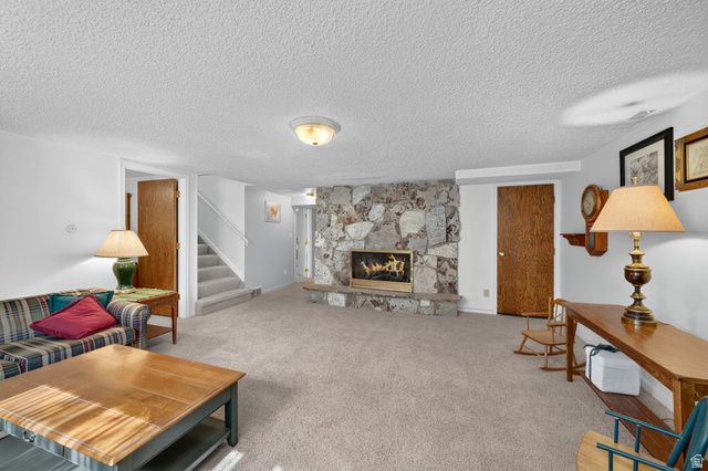 3298 CHEROKEE LN, Provo, UT 84604