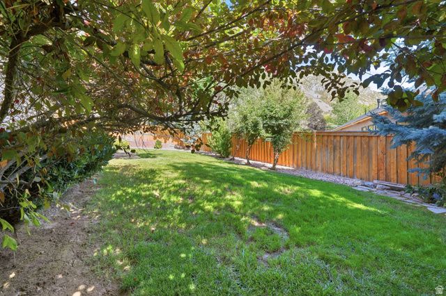 3298 CHEROKEE LN, Provo, UT 84604