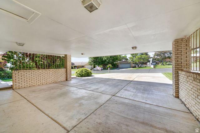 3298 CHEROKEE LN, Provo, UT 84604
