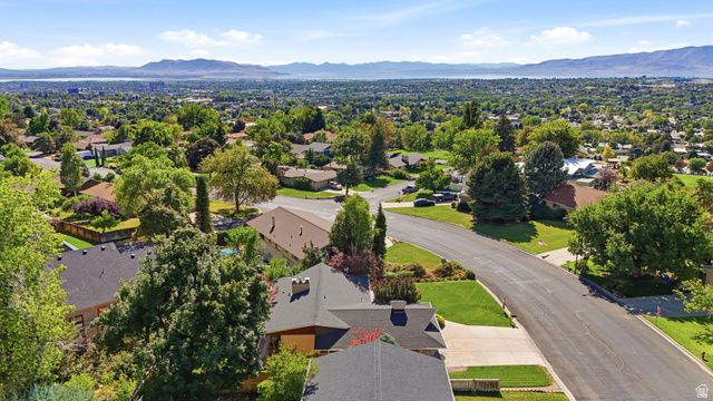 3298 CHEROKEE LN, Provo, UT 84604