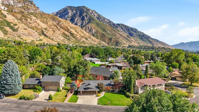 3298 CHEROKEE LN, Provo, UT 84604