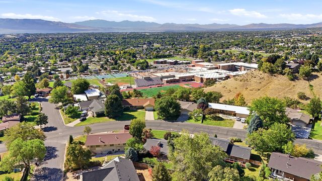 3298 CHEROKEE LN, Provo, UT 84604