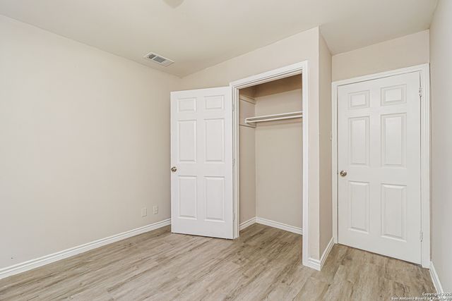 927 H, San Antonio, TX 78220