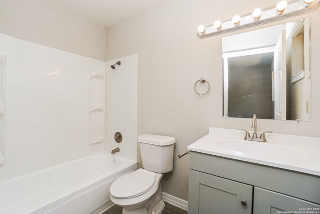 927 H, San Antonio, TX 78220