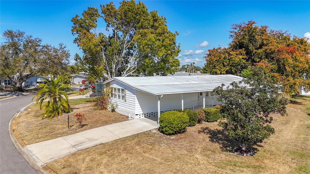 8430 IMPERIAL LAKE CIRCLE, Palmetto, FL 34221