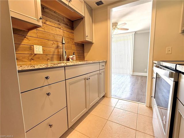 1608 SE 28th TER A28, Cape Coral, FL 33904