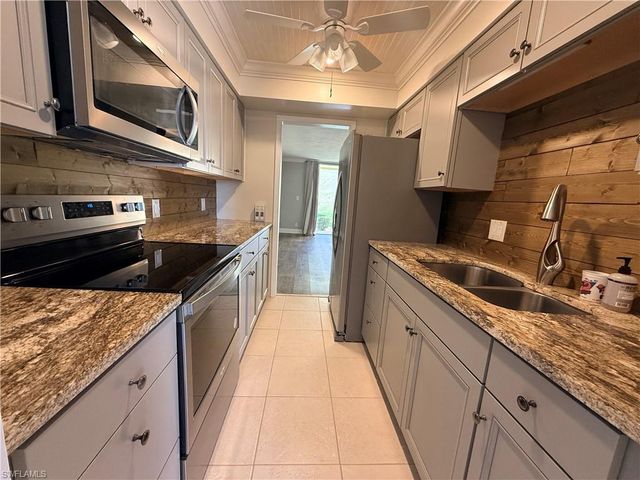 1608 SE 28th TER A28, Cape Coral, FL 33904