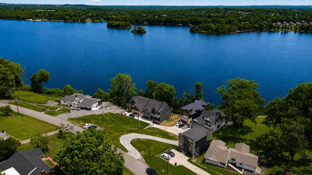 17 Jones Cir, Old Hickory, TN 37138