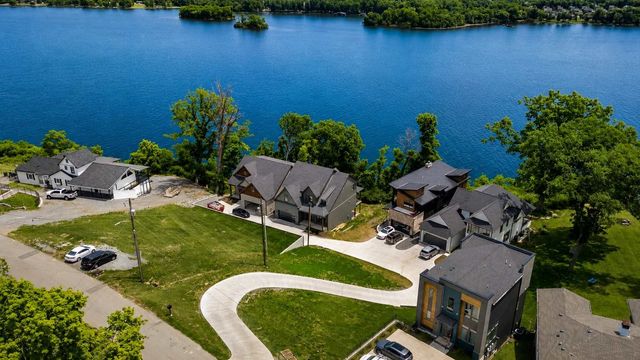 17 Jones Cir, Old Hickory, TN 37138