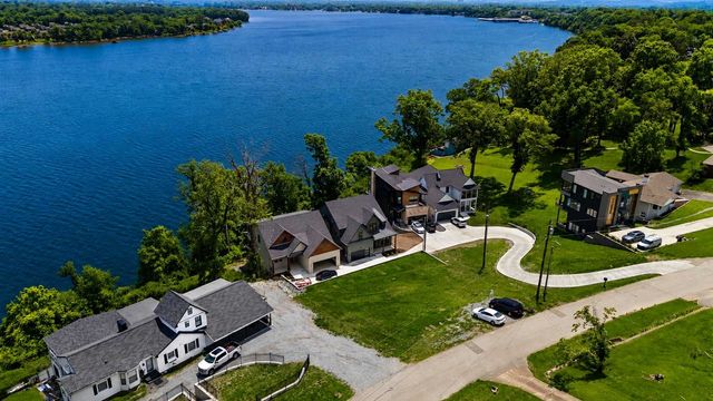 17 Jones Cir, Old Hickory, TN 37138