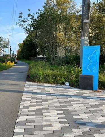 39 Montrose 2, Everett, MA 02149