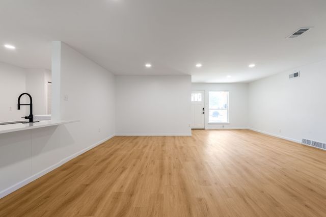 3025 Harvard Street N, Irving, TX 75062