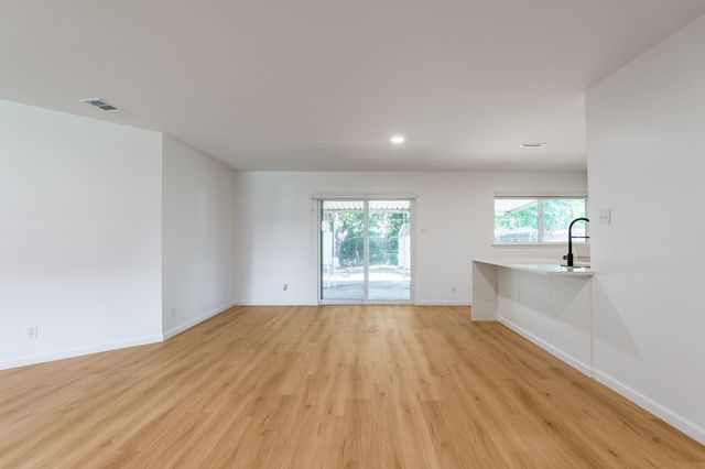 3025 Harvard Street N, Irving, TX 75062