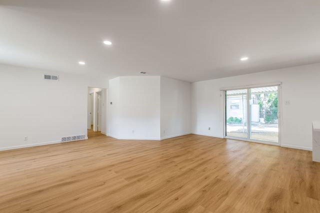 3025 Harvard Street N, Irving, TX 75062