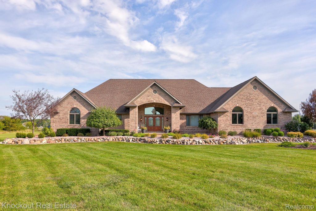 10205 Bradley Road, Blumfield Township, MI 48734