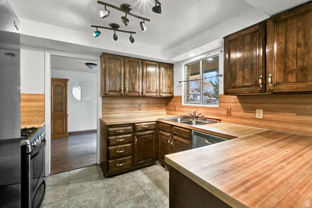 1663 NAVAJO DR, Ogden, UT 84403